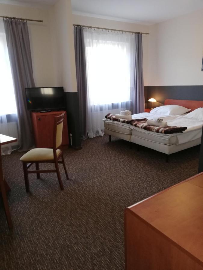 Bristol Economy Bed and Breakfast Bytom Eksteriør billede